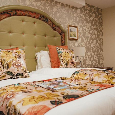The Golden Fleece Hotel, Thirsk, North Yorkshire ภายนอก รูปภาพ