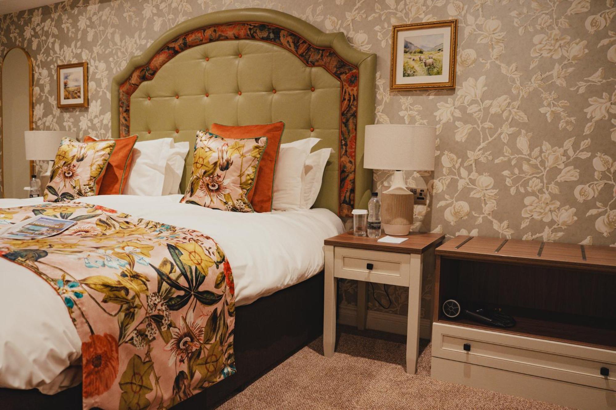 The Golden Fleece Hotel, Thirsk, North Yorkshire ภายนอก รูปภาพ