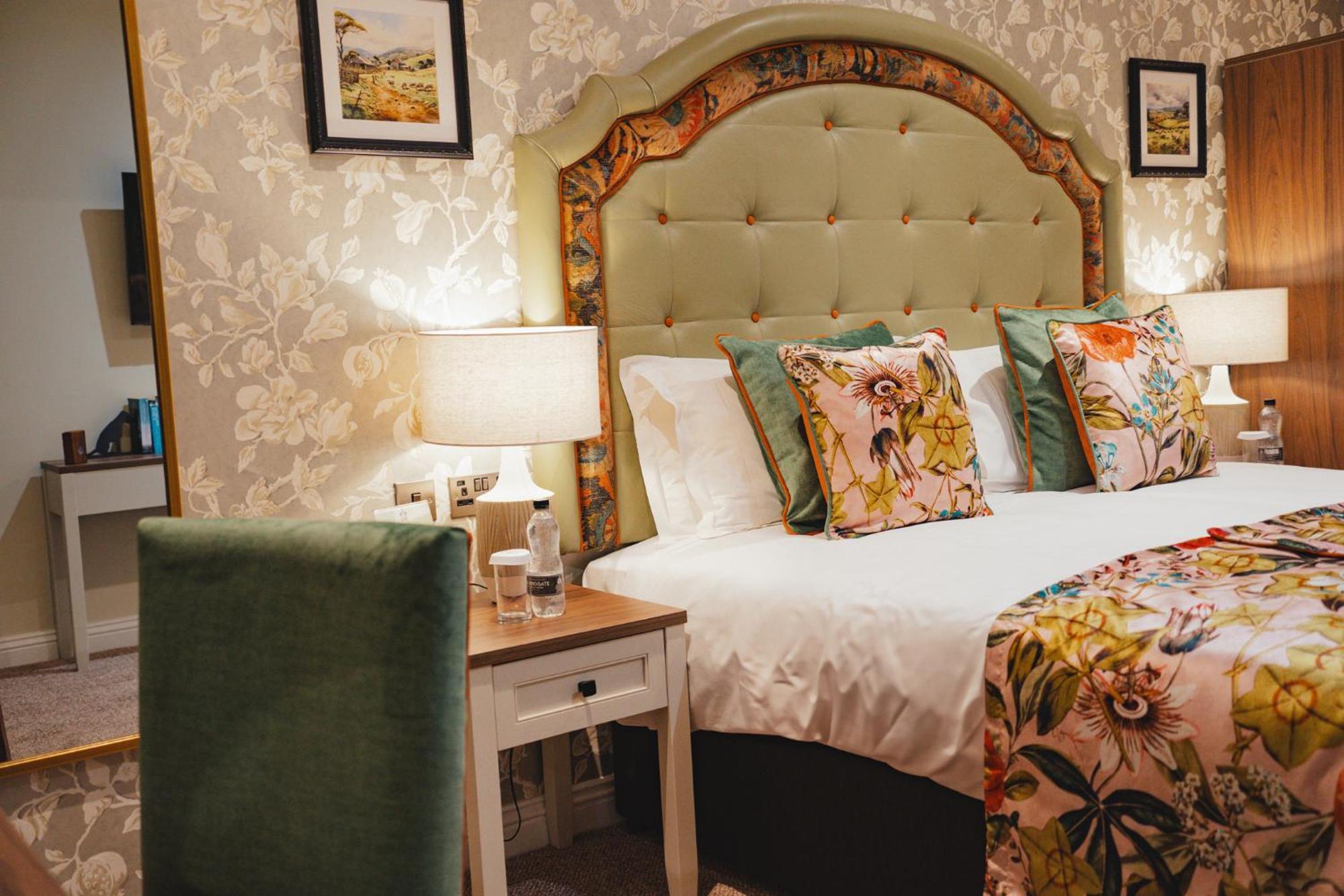 The Golden Fleece Hotel, Thirsk, North Yorkshire ภายนอก รูปภาพ