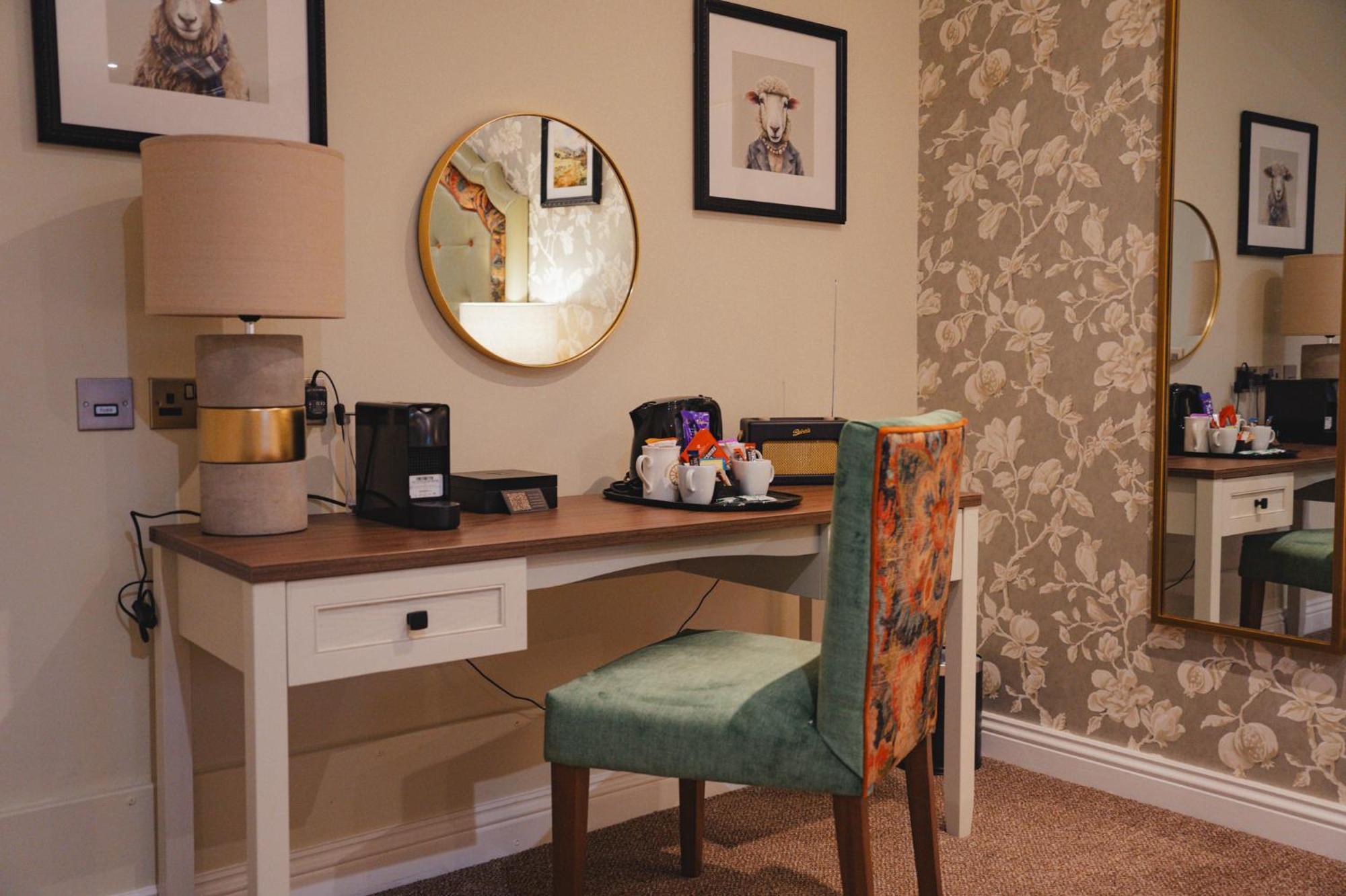 The Golden Fleece Hotel, Thirsk, North Yorkshire ภายนอก รูปภาพ