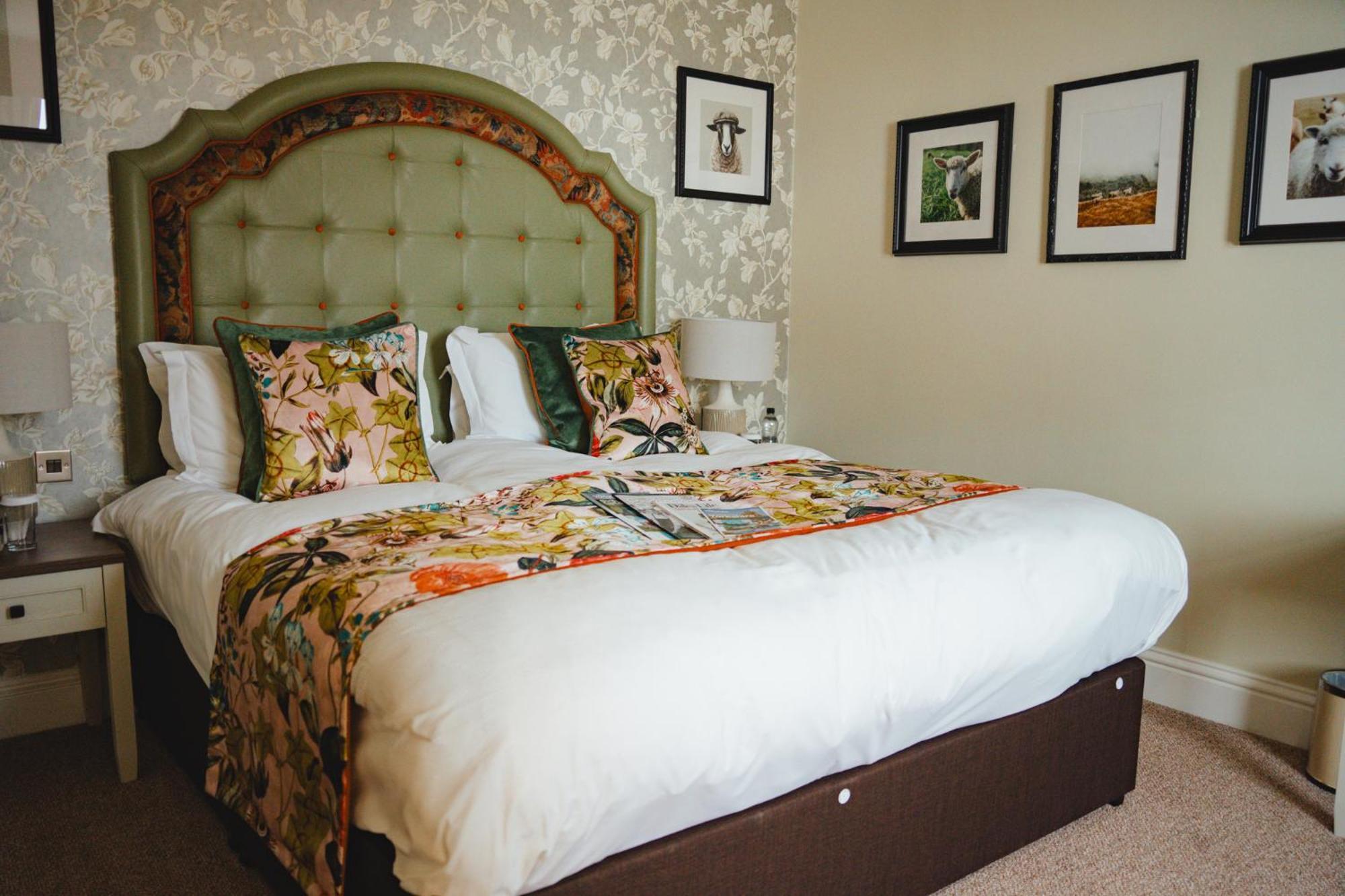 The Golden Fleece Hotel, Thirsk, North Yorkshire ภายนอก รูปภาพ