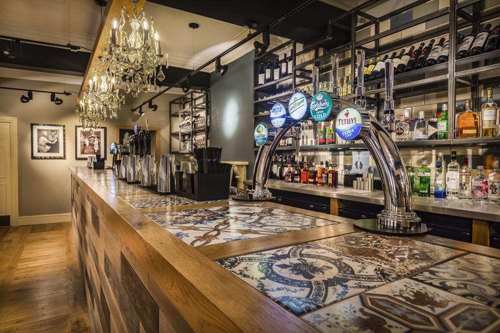 The Golden Fleece Hotel, Thirsk, North Yorkshire ภายนอก รูปภาพ