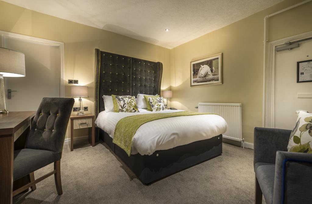 The Golden Fleece Hotel, Thirsk, North Yorkshire ภายนอก รูปภาพ