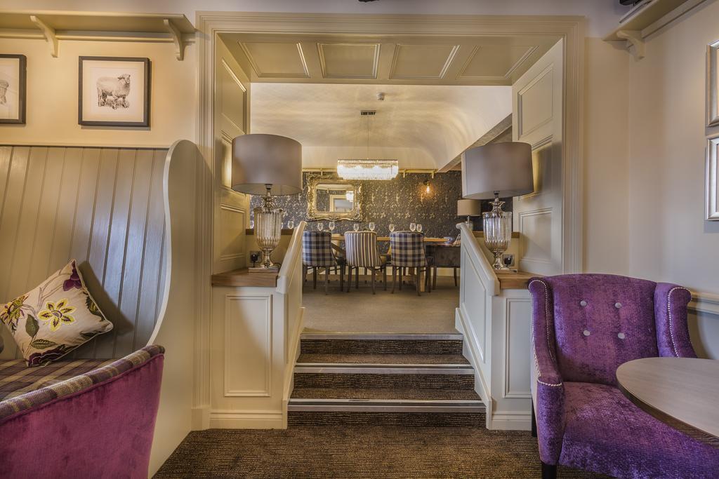 The Golden Fleece Hotel, Thirsk, North Yorkshire ภายนอก รูปภาพ