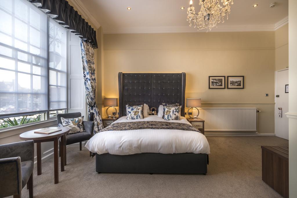 The Golden Fleece Hotel, Thirsk, North Yorkshire ภายนอก รูปภาพ