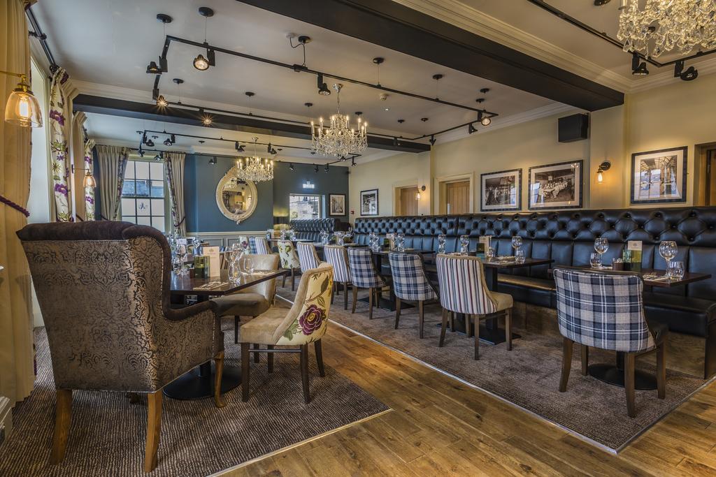 The Golden Fleece Hotel, Thirsk, North Yorkshire ภายนอก รูปภาพ