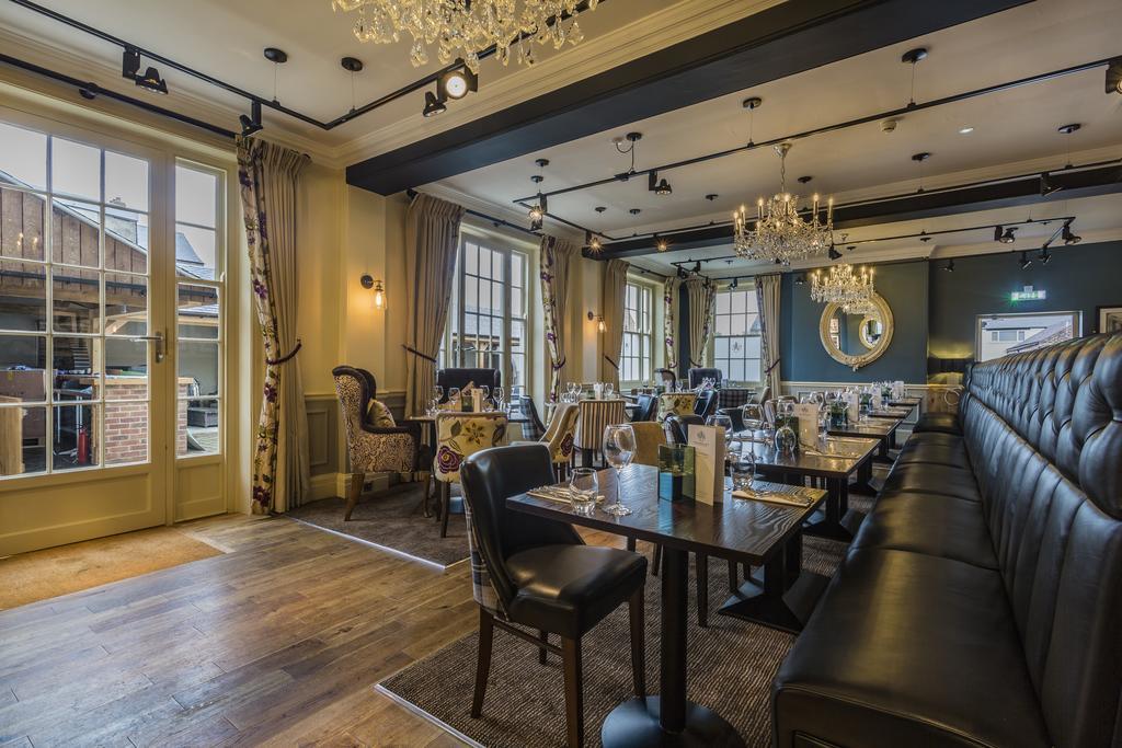 The Golden Fleece Hotel, Thirsk, North Yorkshire ภายนอก รูปภาพ