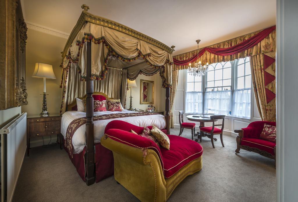 The Golden Fleece Hotel, Thirsk, North Yorkshire ภายนอก รูปภาพ