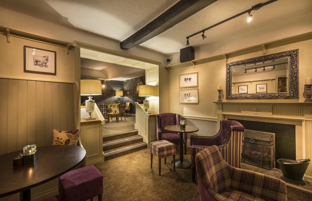 The Golden Fleece Hotel, Thirsk, North Yorkshire ภายนอก รูปภาพ