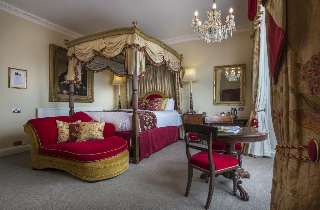 The Golden Fleece Hotel, Thirsk, North Yorkshire ภายนอก รูปภาพ