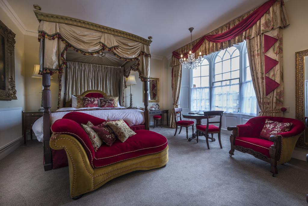 The Golden Fleece Hotel, Thirsk, North Yorkshire ภายนอก รูปภาพ