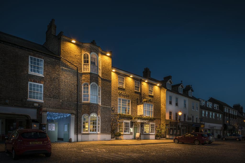 The Golden Fleece Hotel, Thirsk, North Yorkshire ภายนอก รูปภาพ
