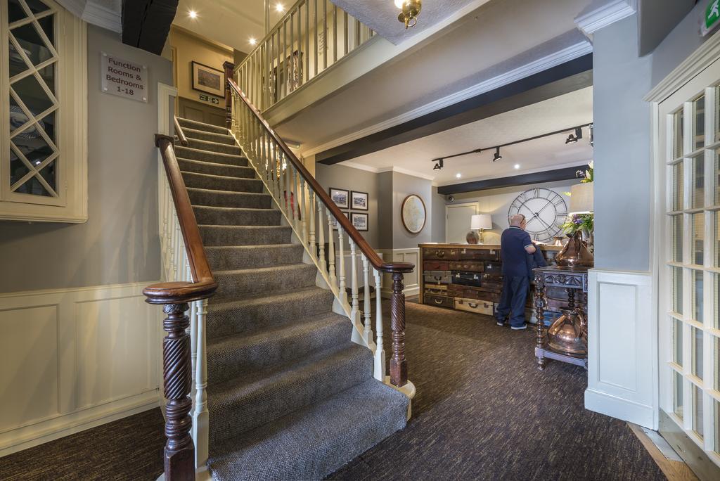 The Golden Fleece Hotel, Thirsk, North Yorkshire ภายนอก รูปภาพ