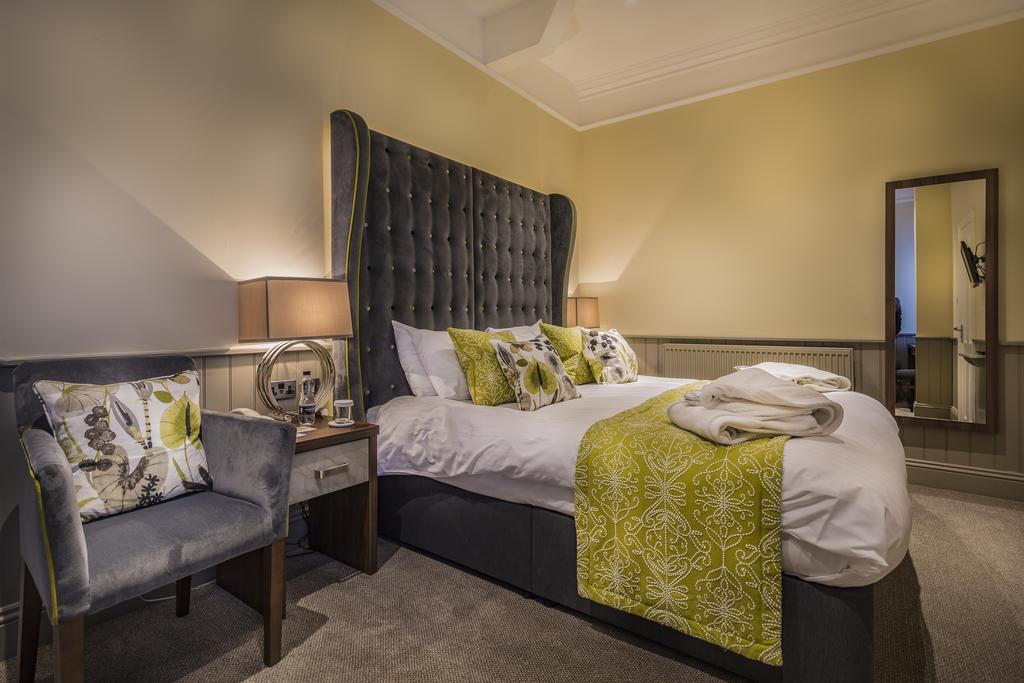 The Golden Fleece Hotel, Thirsk, North Yorkshire ภายนอก รูปภาพ