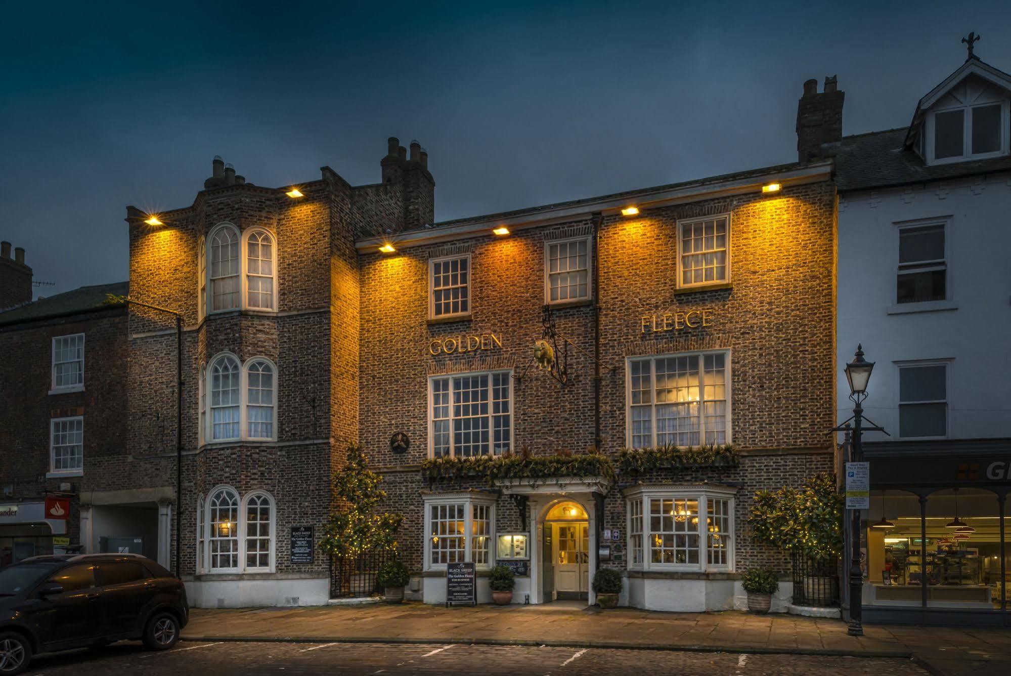 The Golden Fleece Hotel, Thirsk, North Yorkshire ภายนอก รูปภาพ